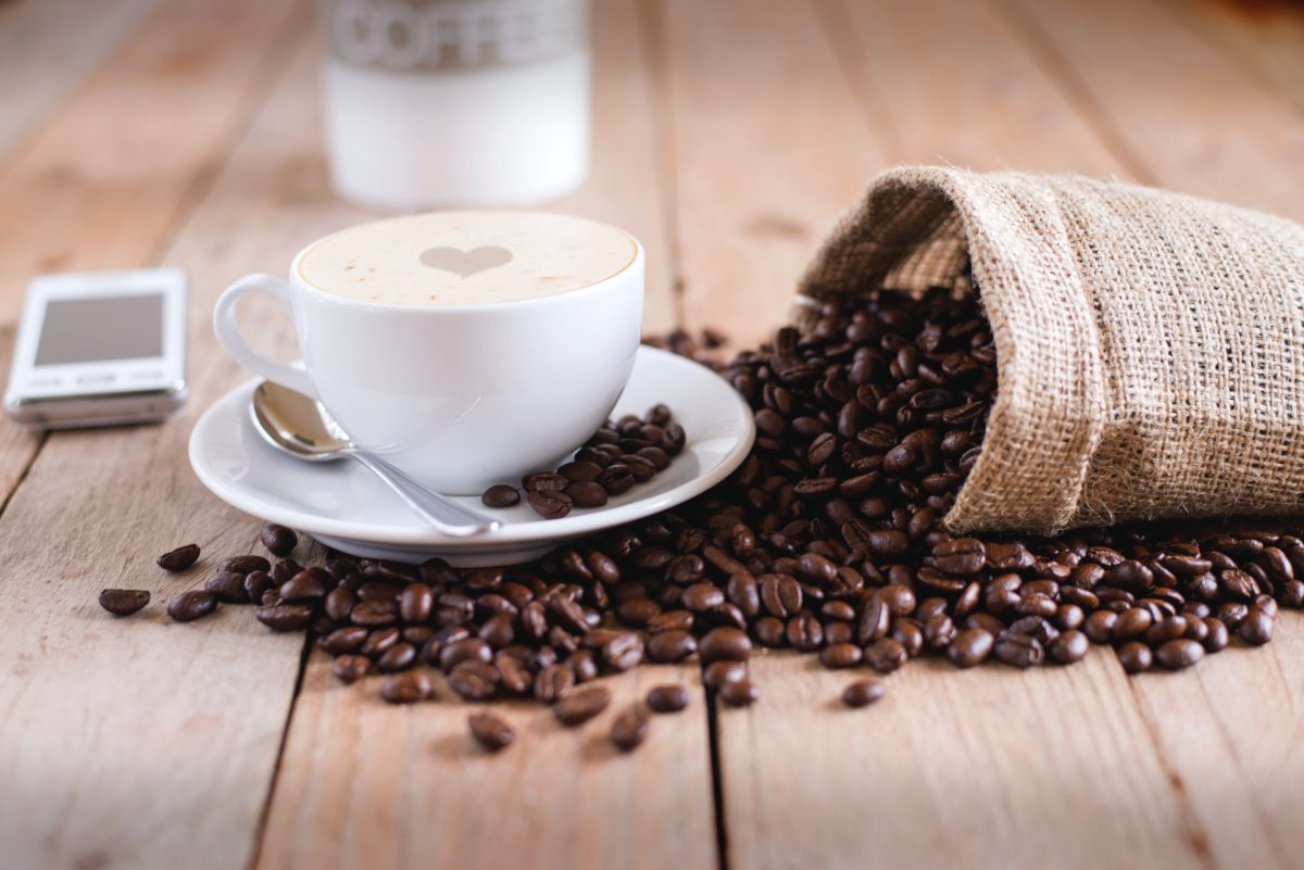 Café reduz o risco de morte por doenças cardíacas, diz estudo